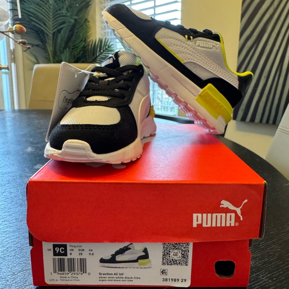 PUMA Kids Graviton AC Sneakers - Black and White and yellow